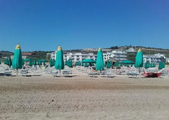 Chez Manu Nyaraló *